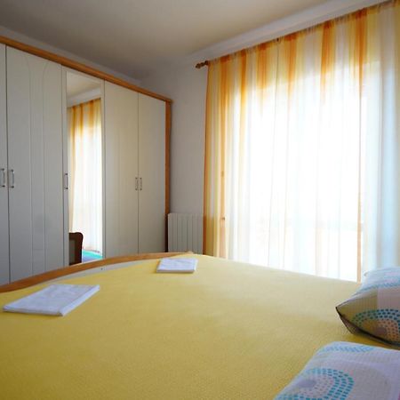 In Apartment Senj  Buitenkant foto